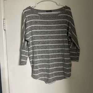 Market and Spruce striped shirt with 3/4 length sleeves. Size small